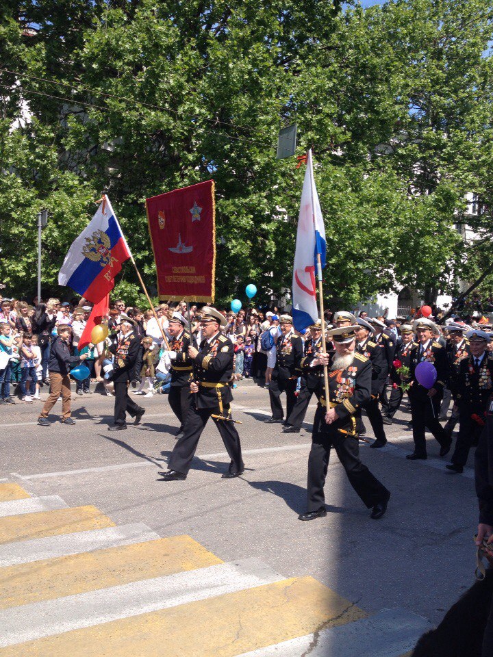 Парад ко Дню Победы и реабилитация в Крыму