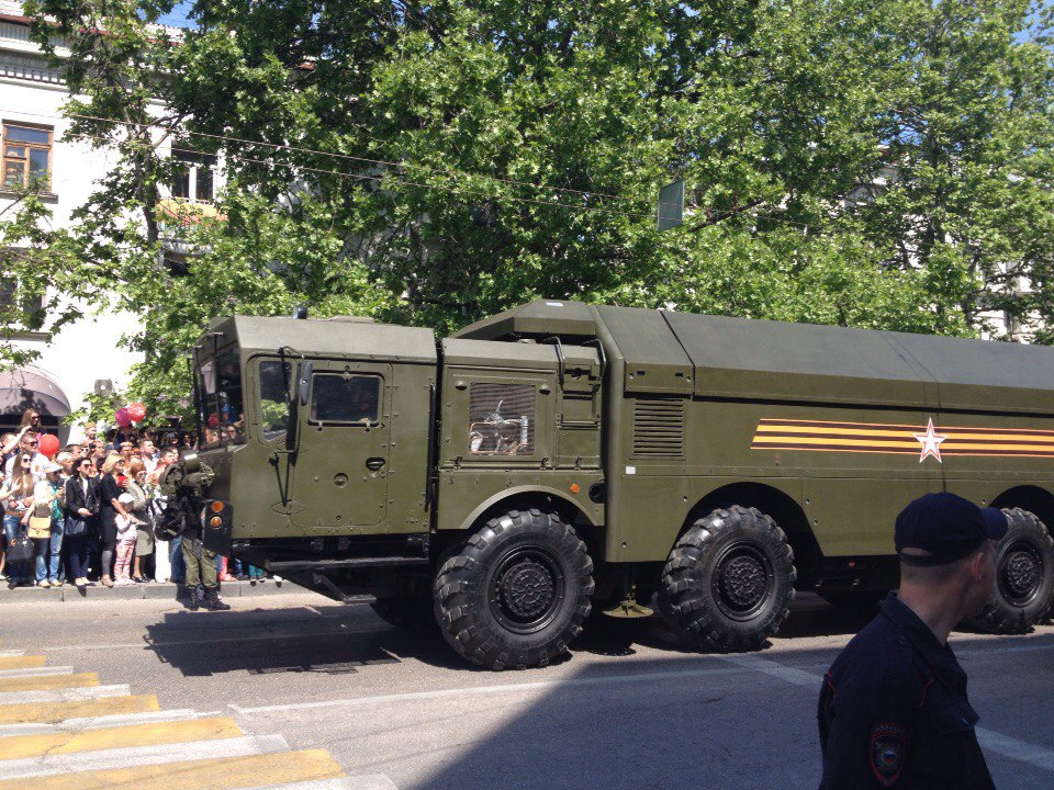 Парад ко Дню Победы и реабилитация в Крыму